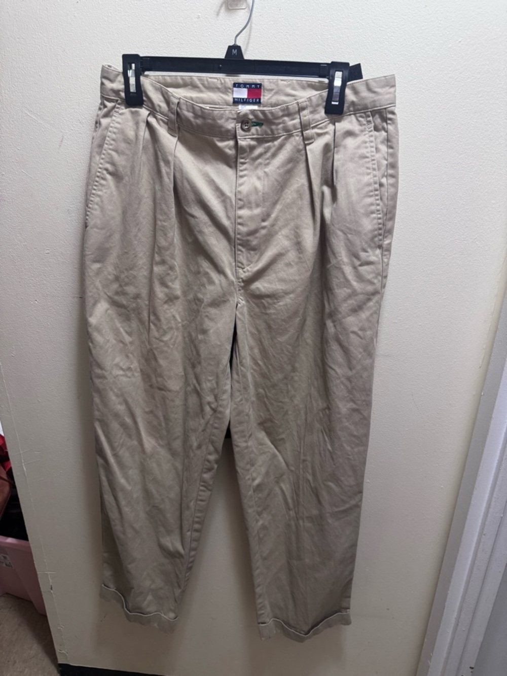 Vintage Tommy Hilfiger Men’s Khaki Pleated Chino Pants size 33x30